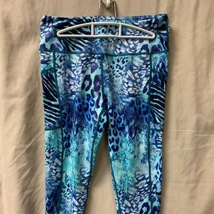 CVG (Constantly Varied Gear) capri length leggings, Wild Thing print, size M